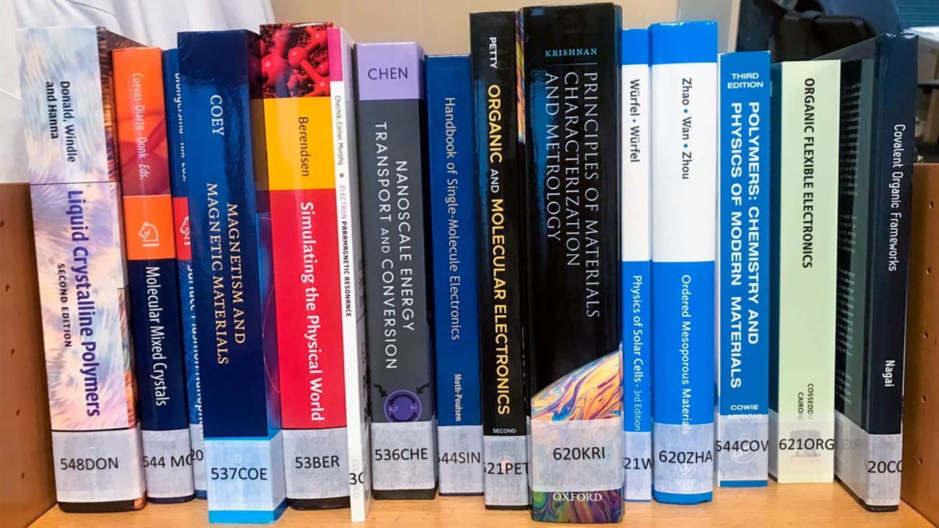 New books at the Manuel Cardona ICMAB Library
