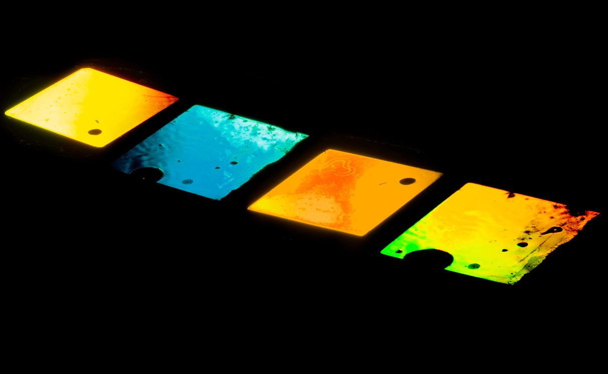 Samples of the nano-Silicon pyramids covered with thin gold films. | ICMAB-CSIC