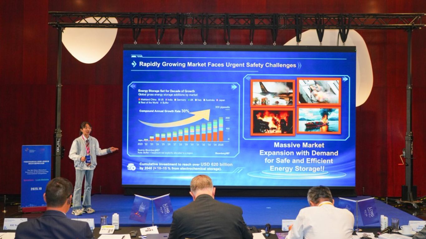 ICMAB - ICMAB researcher Yan Gao presents sustainable battery research ...
