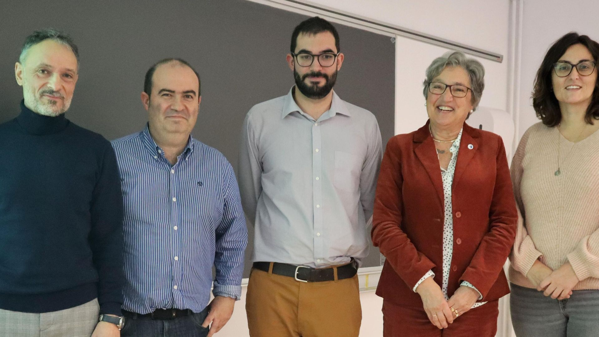 Miquel Nuez with supervisor Clara Viñas and PhD Committee | ICMAB, CSIC