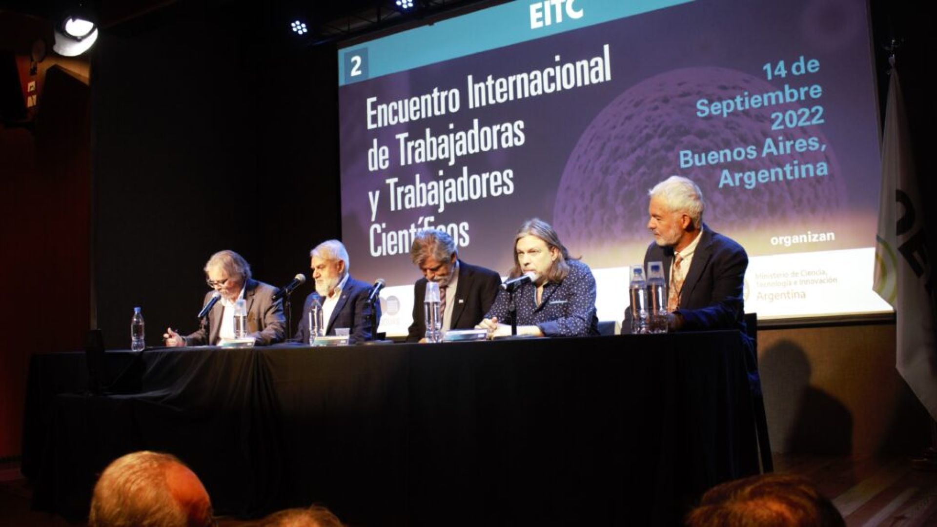 Marcelo Magnasco, Vicepresident of the FMTS-WFSW; Daniel López, Subsecretary of Scientific Policies of the Ministry of Education of Argentina; in the middle, the Minister of Science, Technology and Innovation, Daniel Filmes; next to him, Daniel Ricci, President of the Federation of University Teachers Unions of South America - FESIDUAS, and on the right, Elies Molins, co-president of the FMTS-WFSW