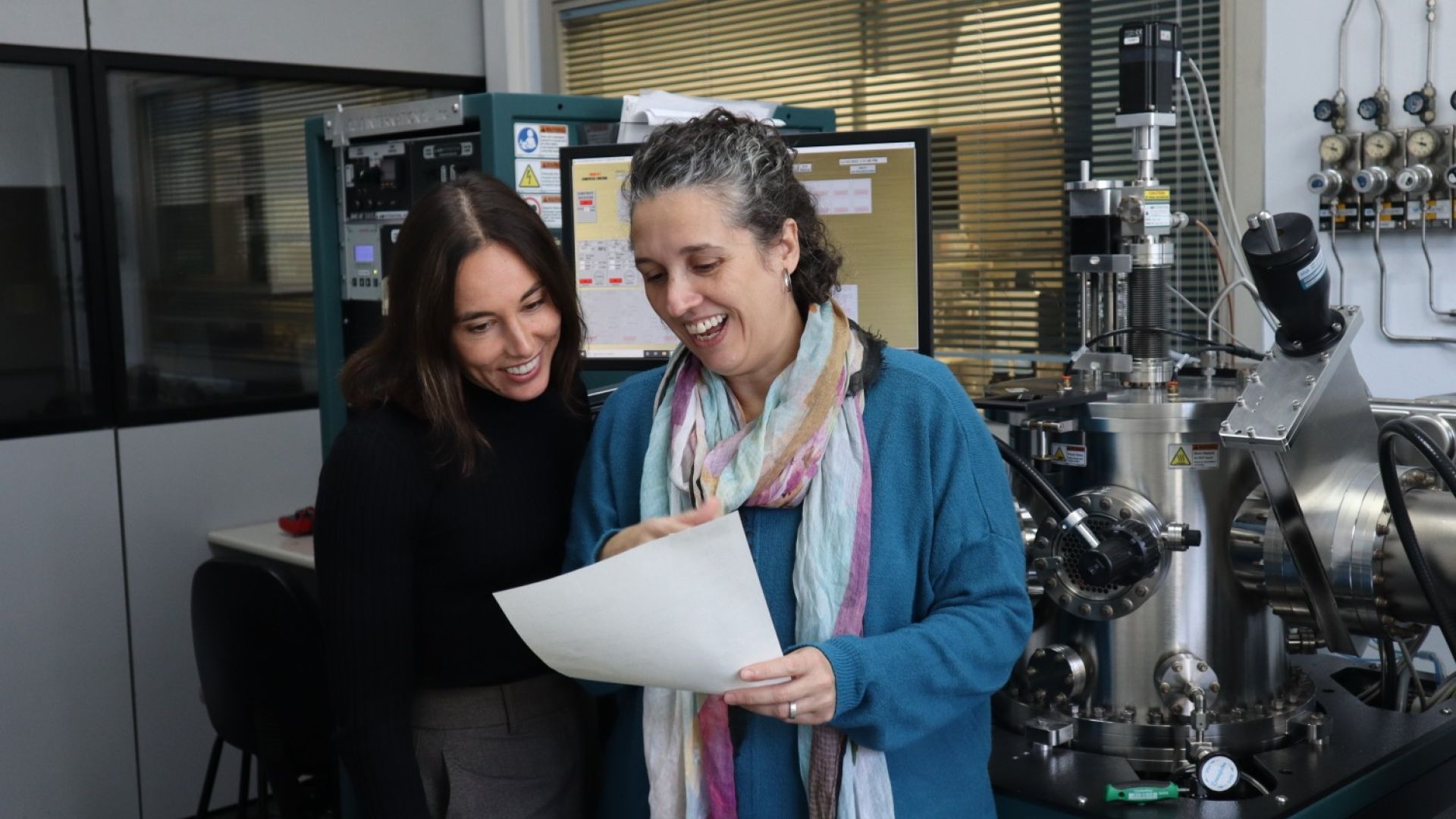 Dolors Grillo, Talent Officer, with Silvia Damerio, researcher at ICMAB | ICMAB-CSIC