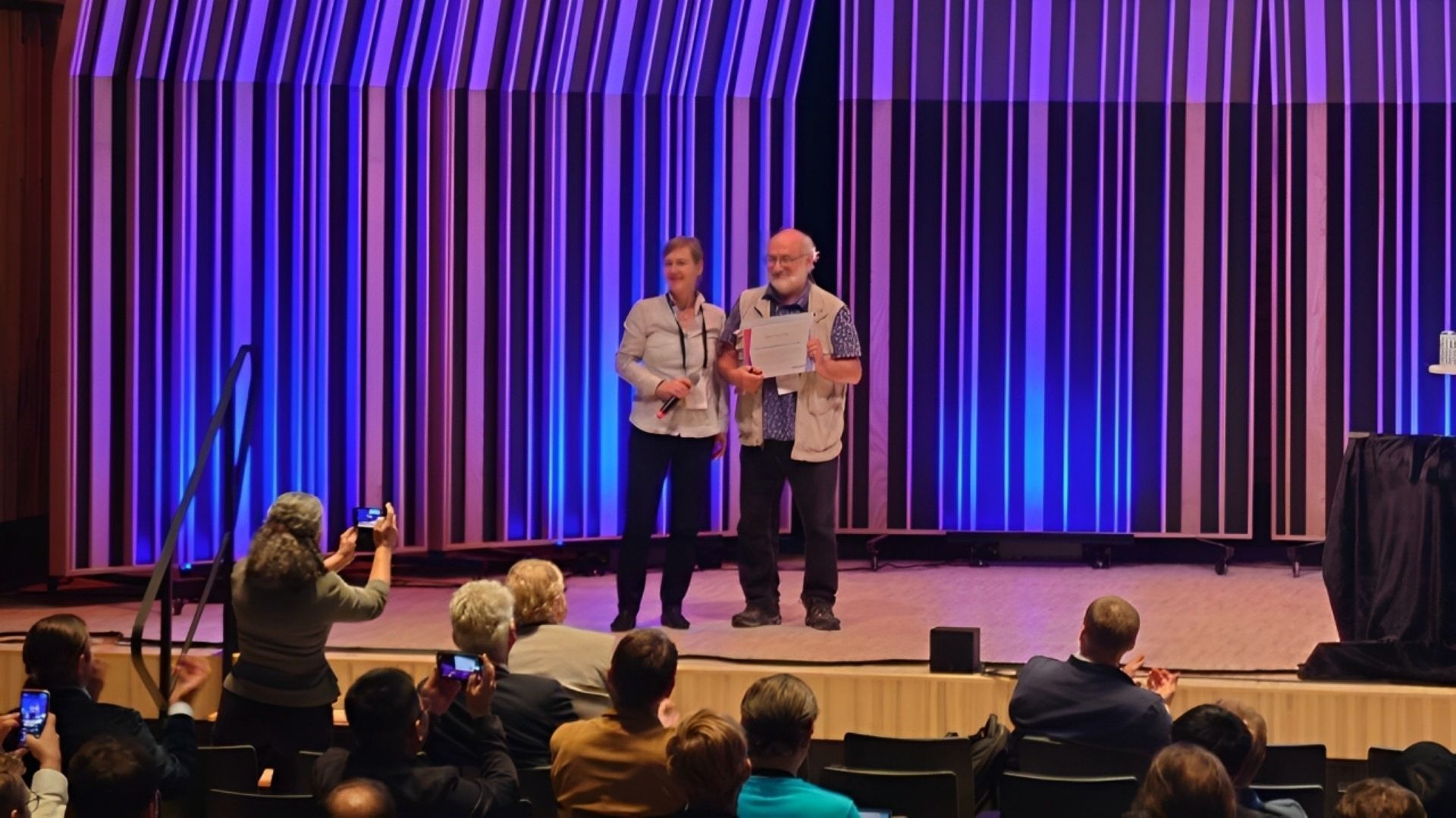 Juan Rodríguez Carvajal at the awards ceremony at the ICNS 2025 conference held in Copenhagen