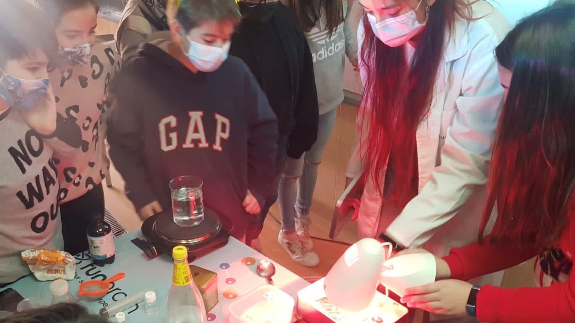 Workshop "LabEnClass" in a school.
