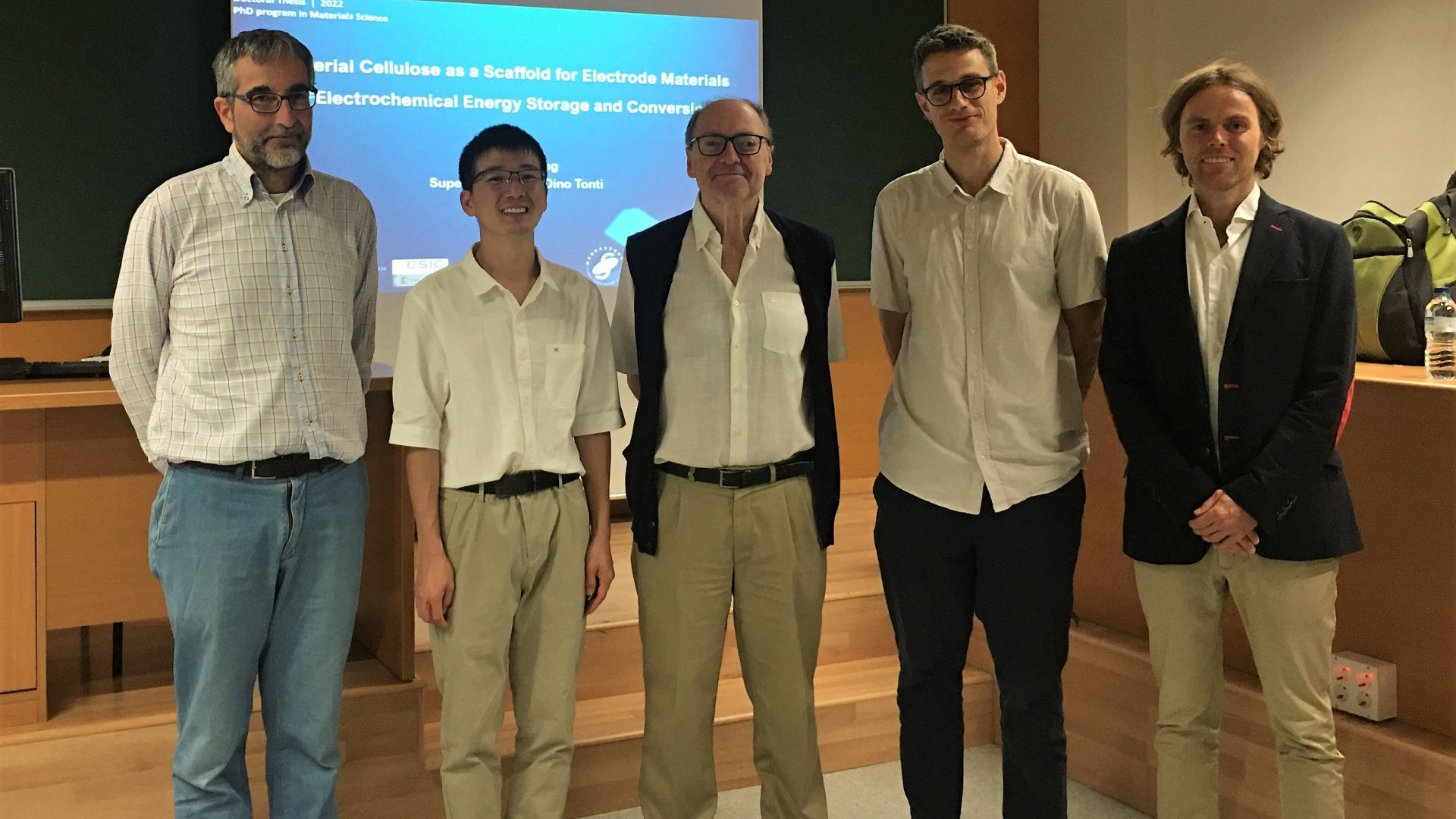 Wenhai Wang with supervisor Dino Tonti and PhD Committee members at the UAB | ICMAB-CSIC