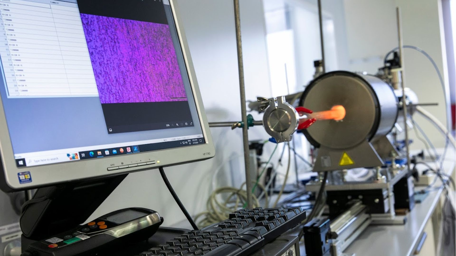 Equipment for the growth of superconducting tapes | ICMAB-CSIC